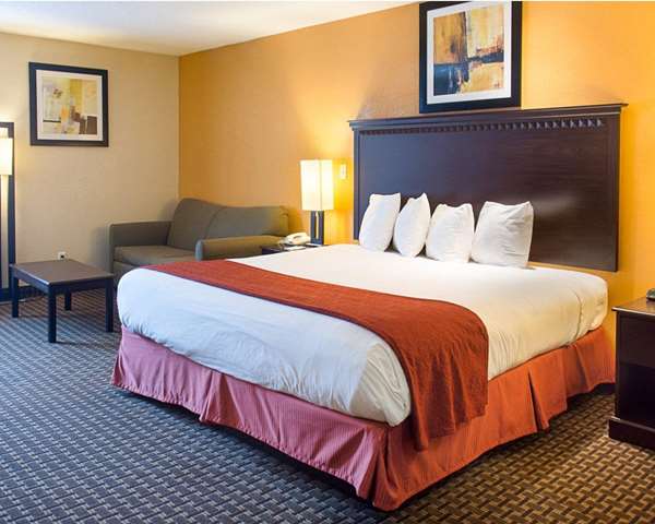 Suite - Quality Inn & Suites Stafford - I-95, Exit 143