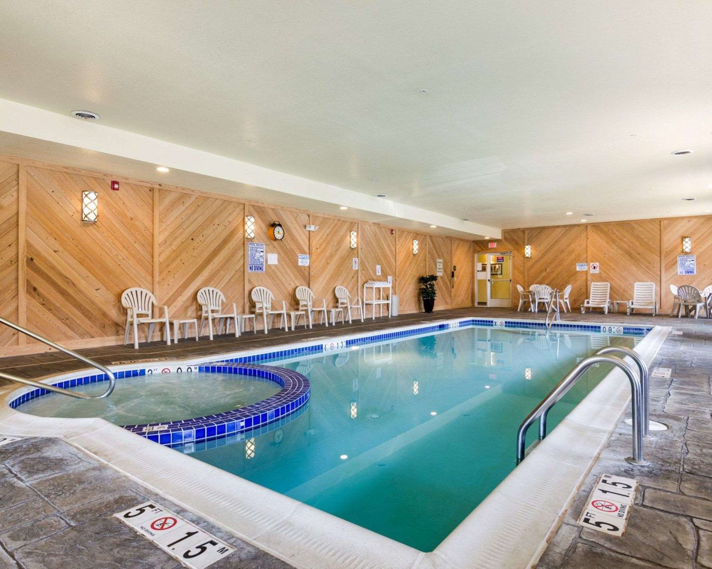 Indoor pool with hot tub