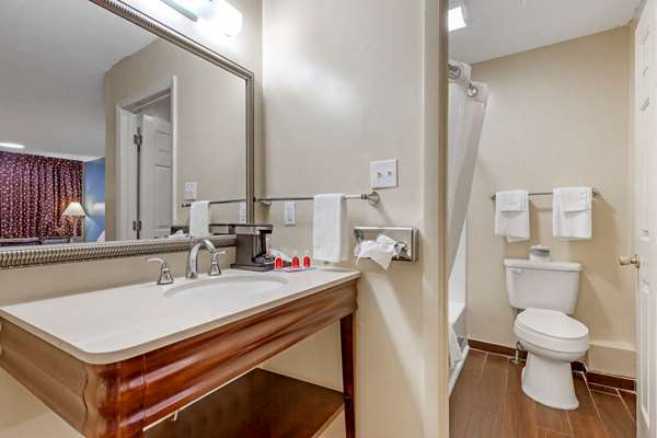  - Econo Lodge Woodstock