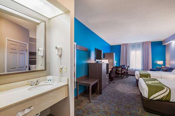 Suite - Quality Inn Harrisonburg - I-81, Exit 247