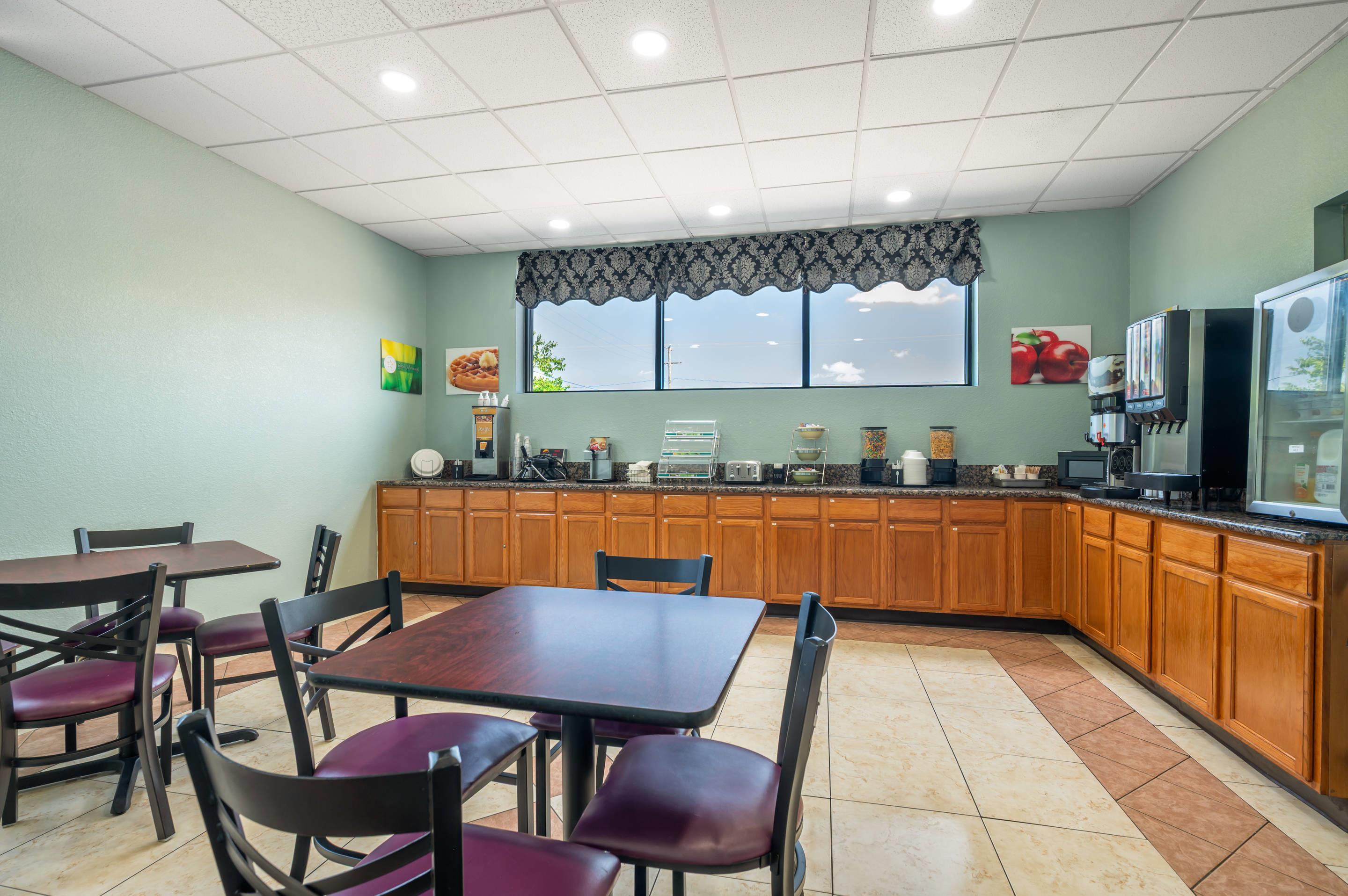 Breakfast area | Quality Inn Chesapeake