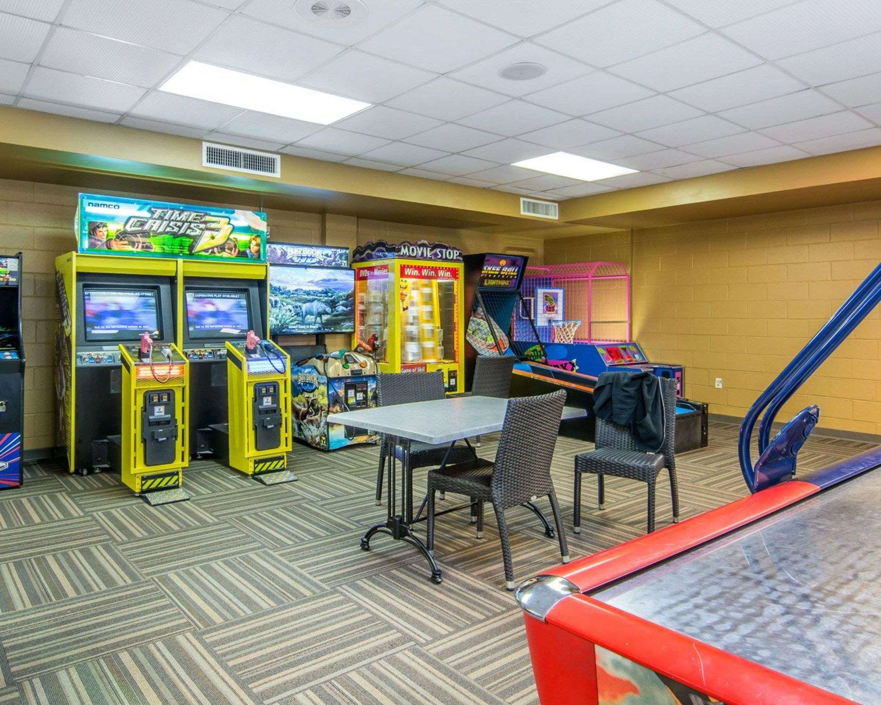 Hotel arcade games