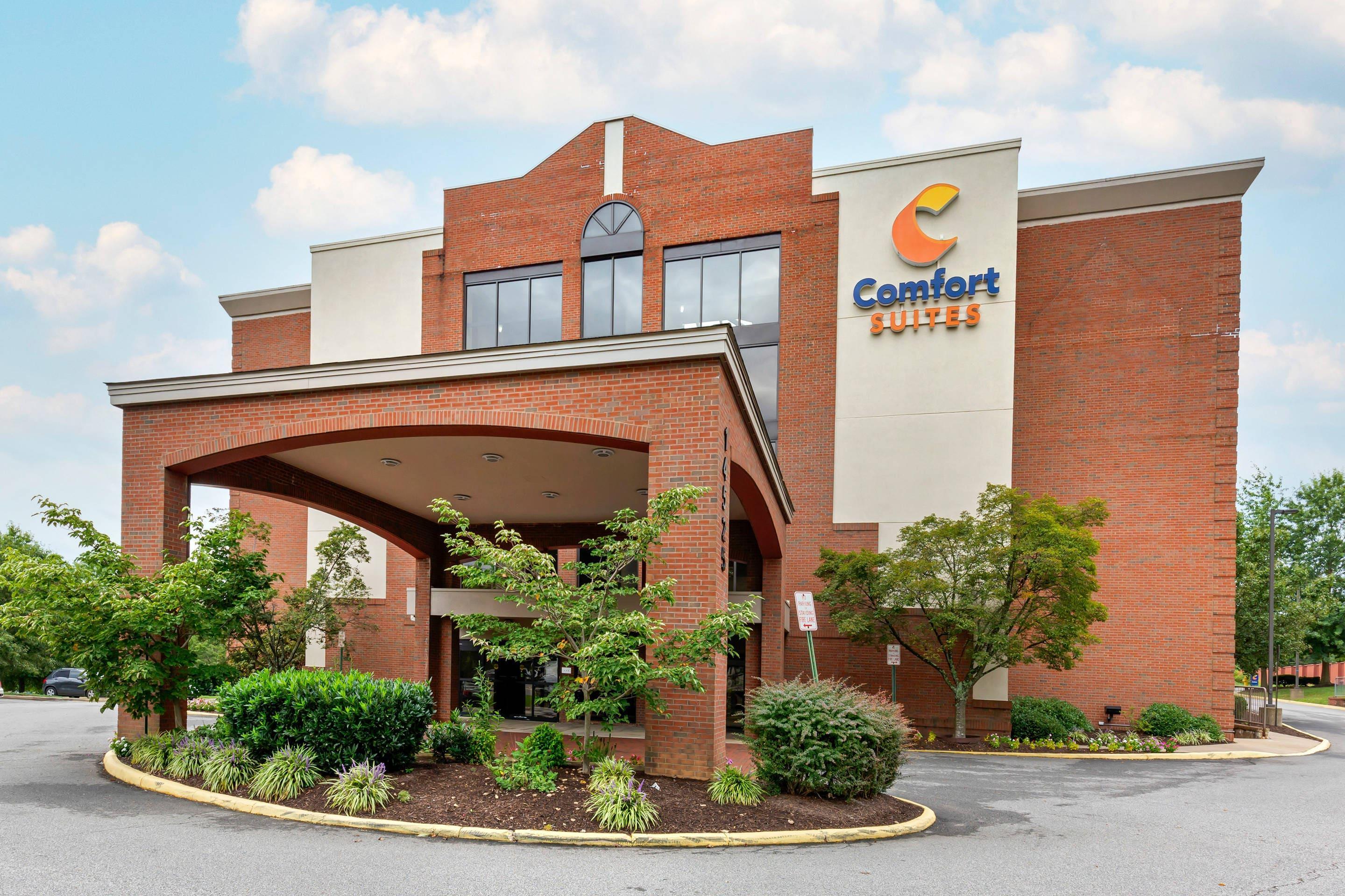 Hotel exterior | Comfort Suites Near Potomac Mills