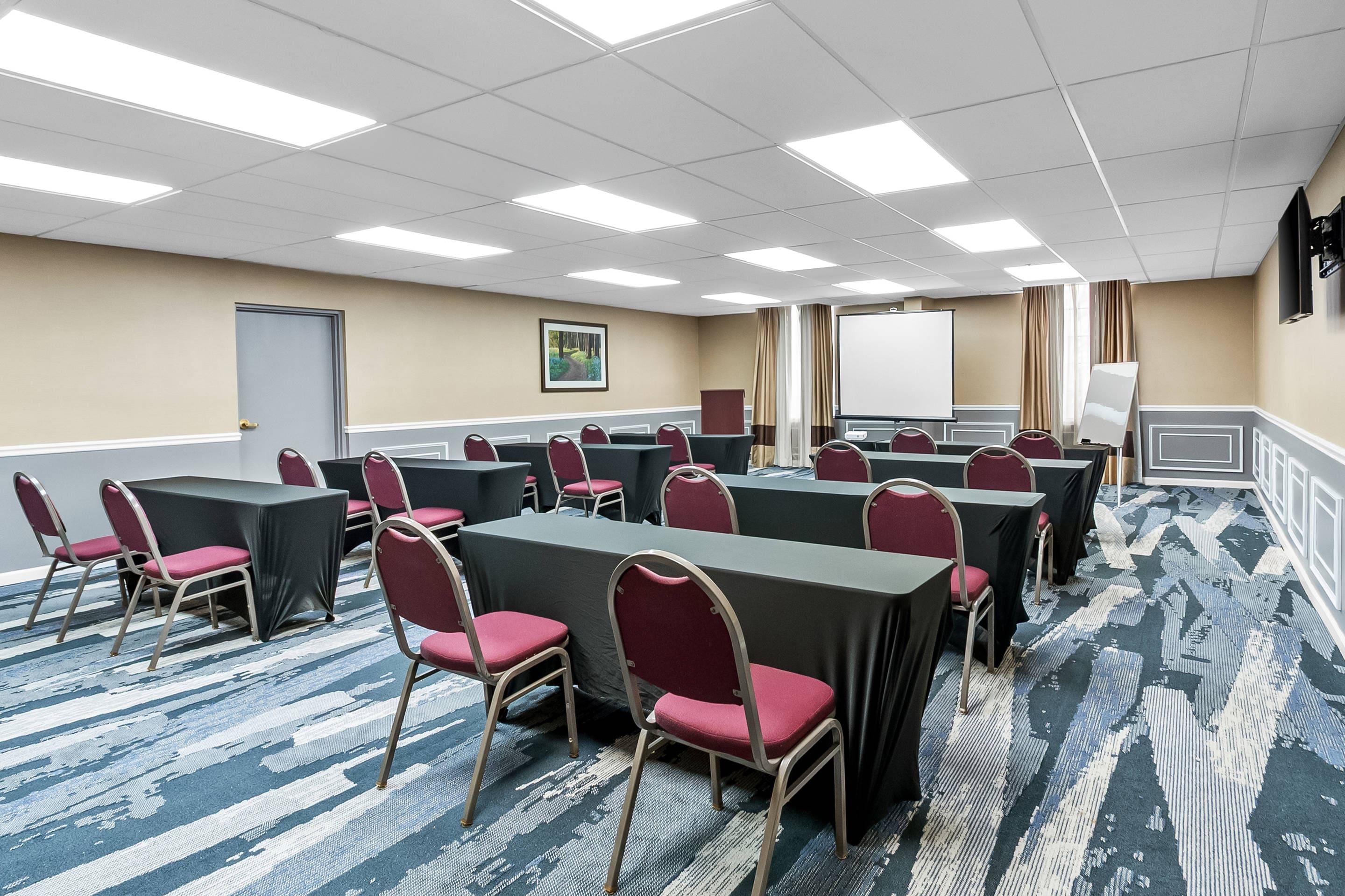 Meeting room | Comfort Suites Near Potomac Mills