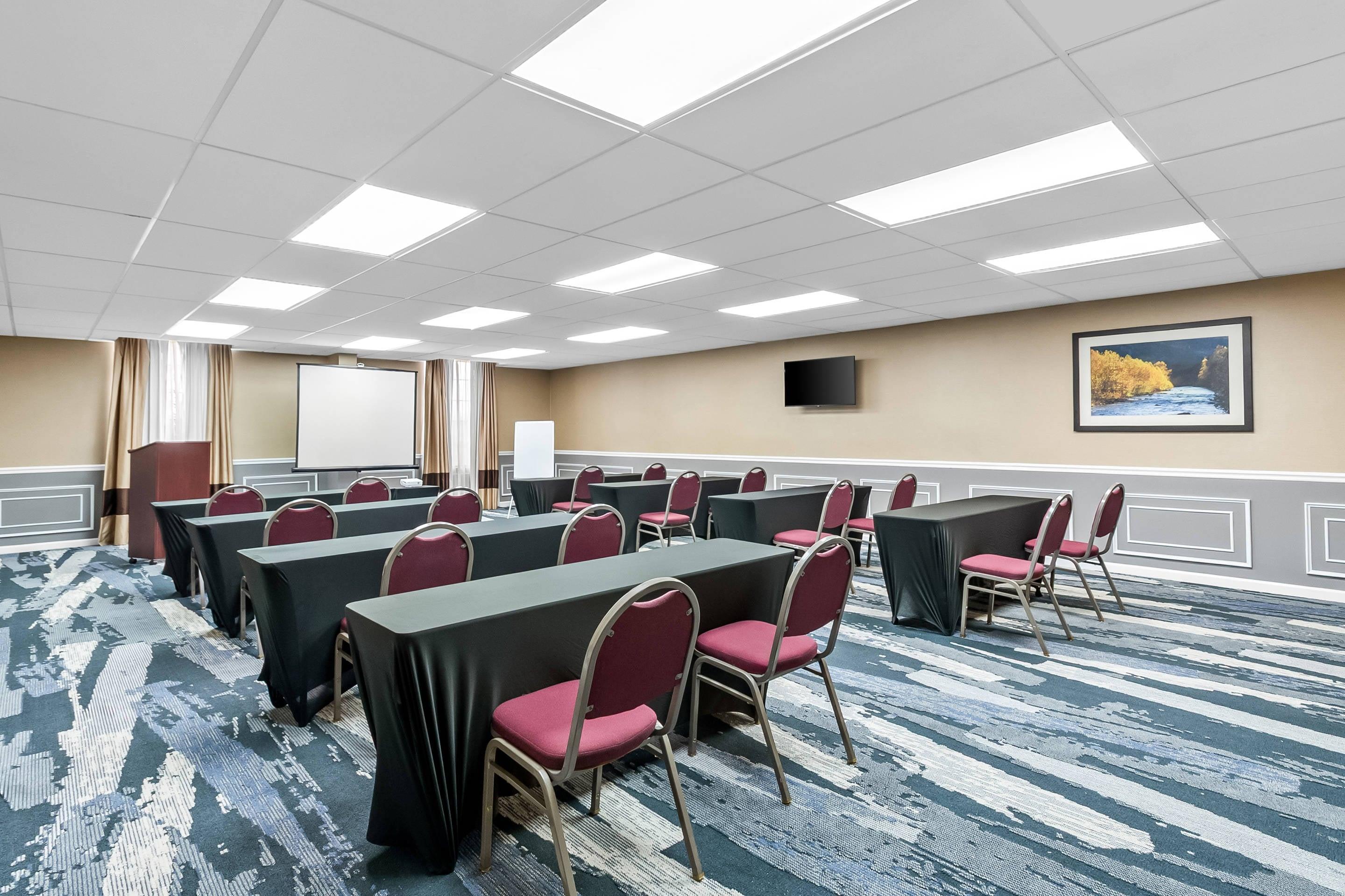Meeting room | Comfort Suites Near Potomac Mills