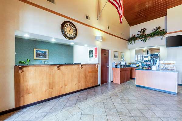  - Econo Lodge Inn & Suites Middletown - I-81, Exit 302