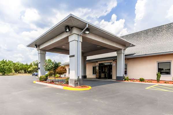 Exterior view - Econo Lodge Inn & Suites Middletown - I-81, Exit 302