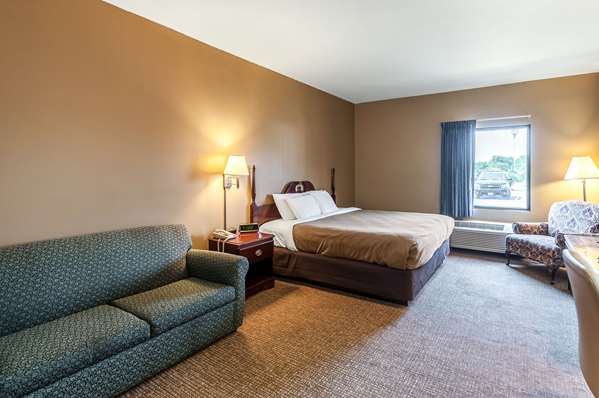  - Econo Lodge Inn & Suites Middletown - I-81, Exit 302