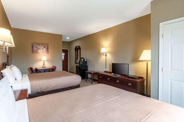  - Econo Lodge Inn & Suites Middletown - I-81, Exit 302