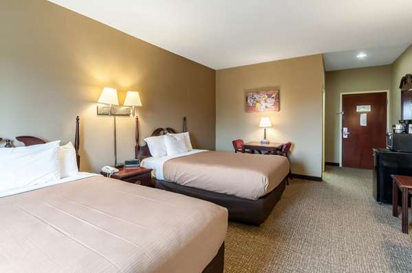  - Econo Lodge Inn & Suites Middletown - I-81, Exit 302