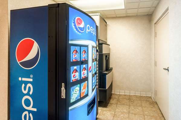  - Econo Lodge Inn & Suites Middletown - I-81, Exit 302