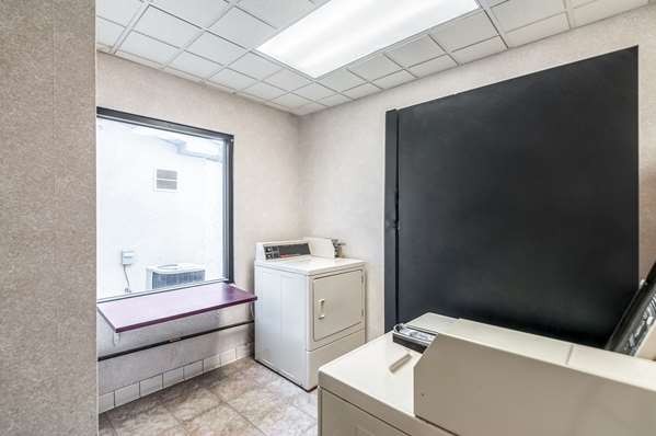 Amenities - Econo Lodge Inn & Suites Middletown - I-81, Exit 302