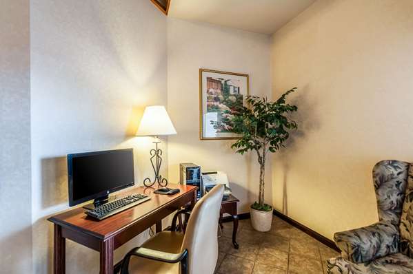 Conference Area - Econo Lodge Inn & Suites Middletown - I-81, Exit 302