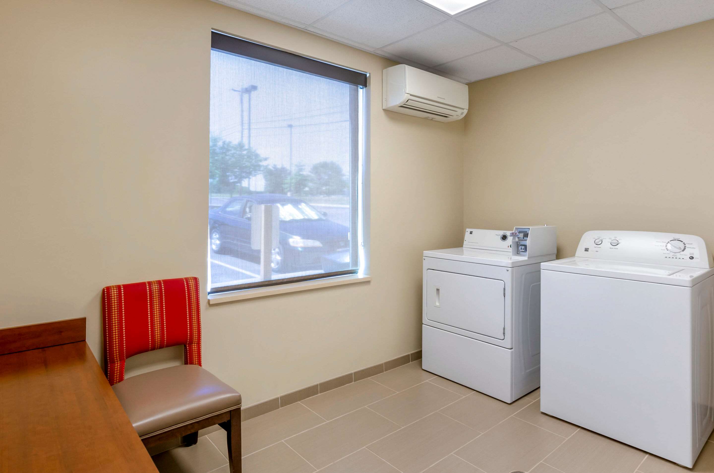 Guest laundry facilities | Comfort Inn & Suites Lynchburg Airport - University Area