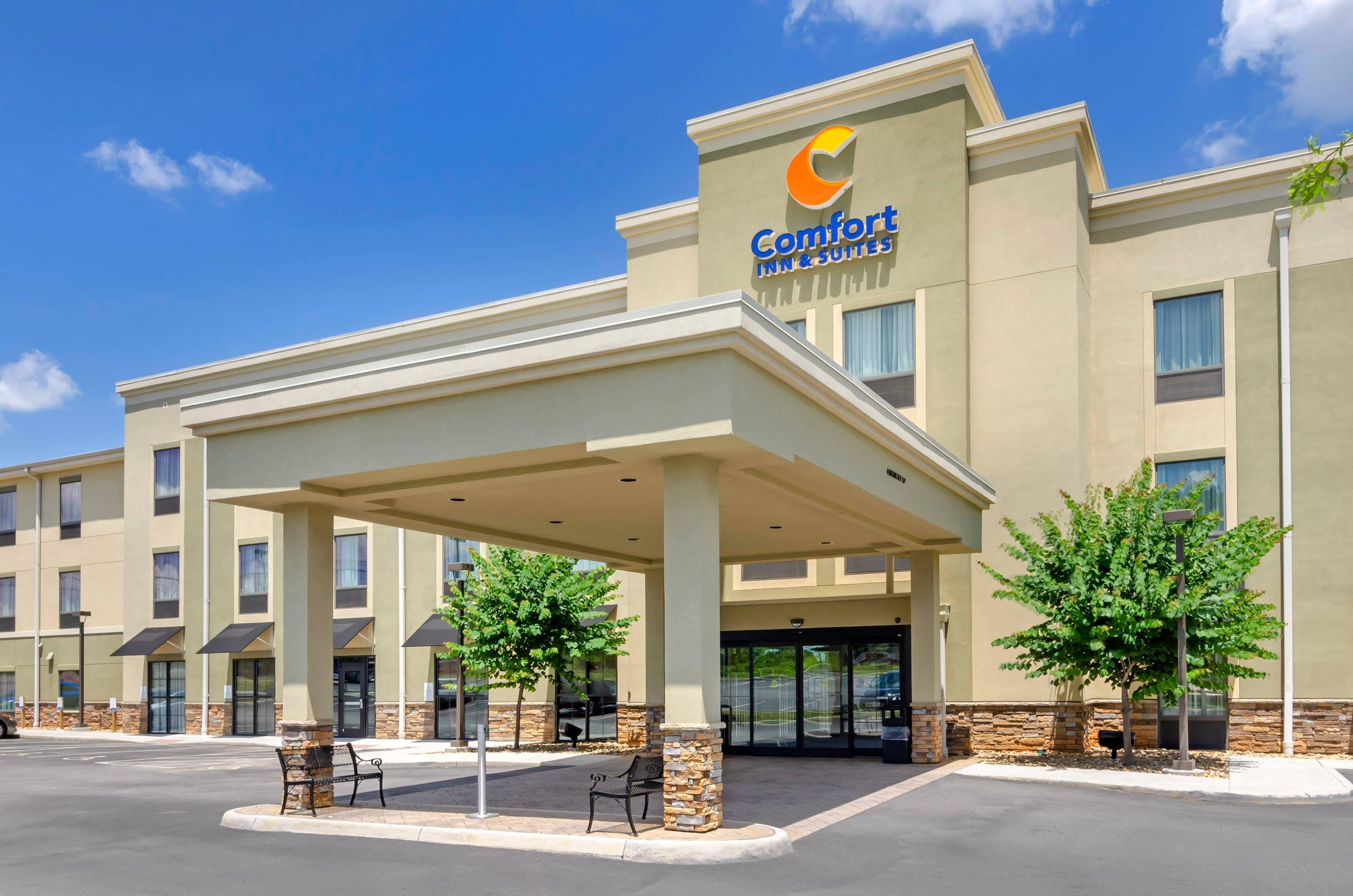 Hotel exterior | Comfort Inn & Suites Lynchburg Airport - University Area