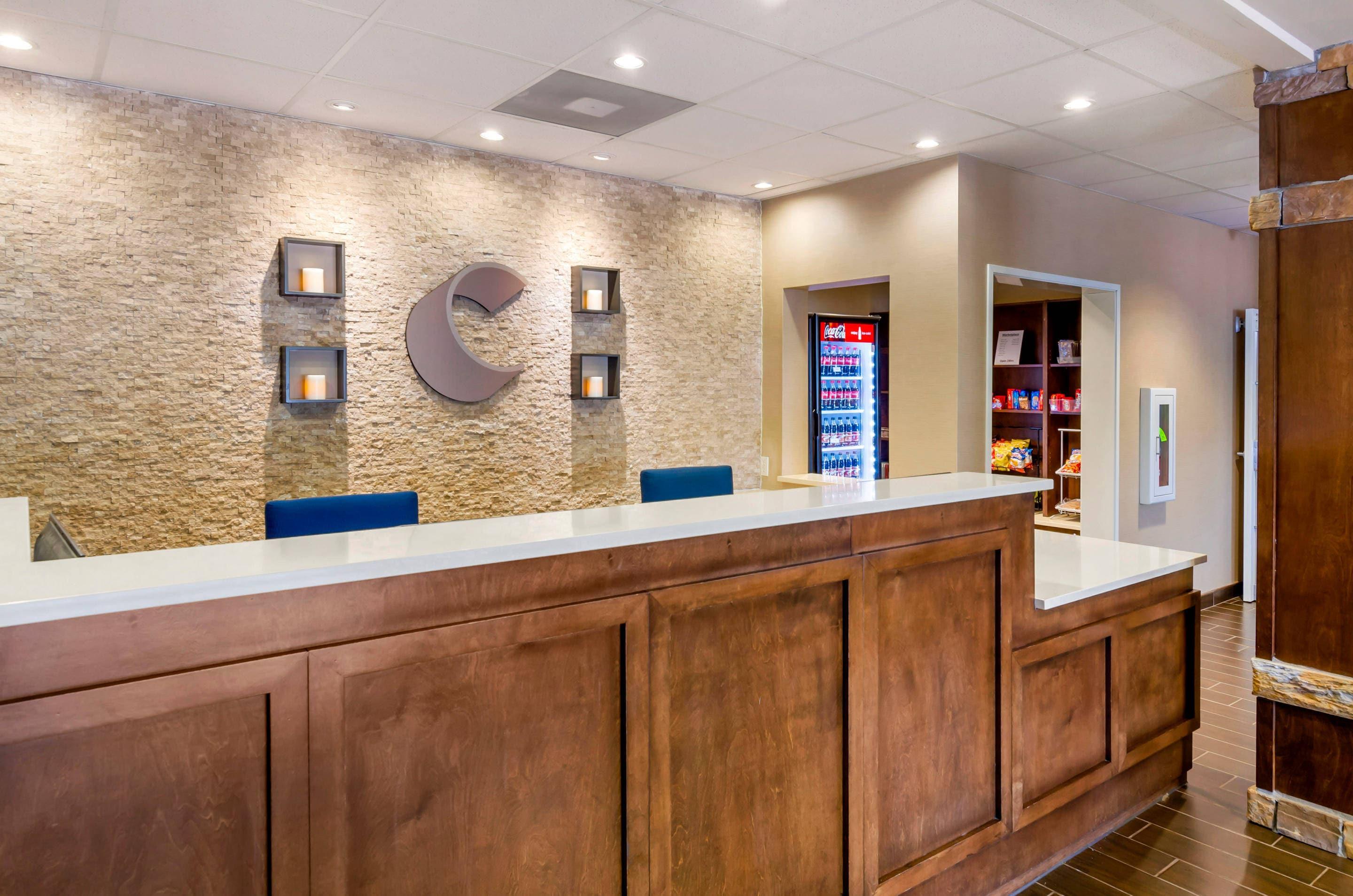 Front desk | Comfort Inn & Suites Lynchburg Airport - University Area