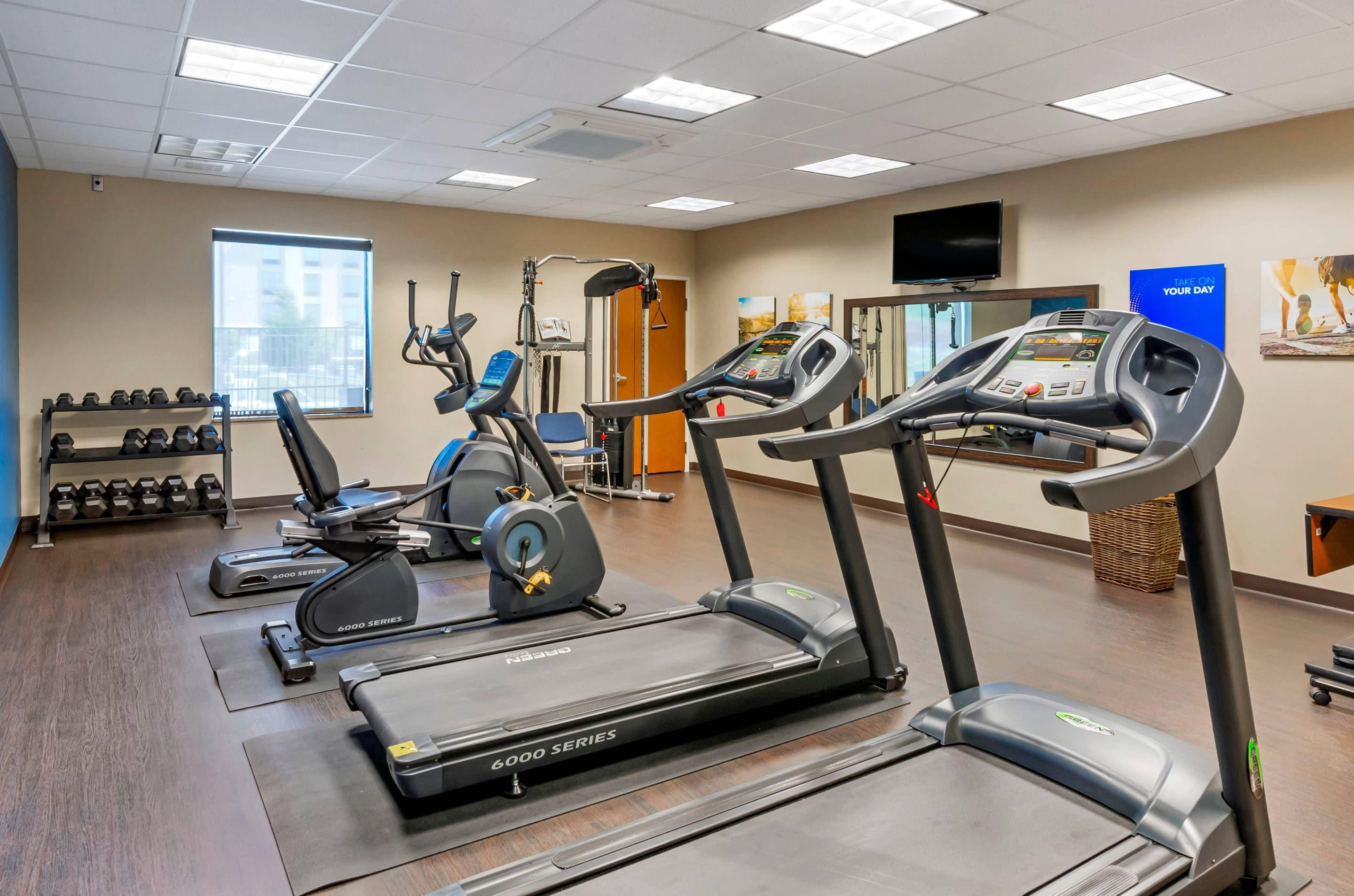 Fitness center | Comfort Inn & Suites Lynchburg Airport - University Area