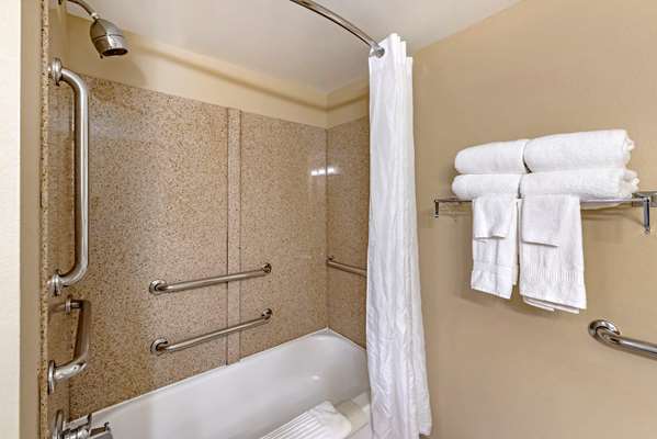  - Comfort Inn & Suites Northwest Virginia Beach - I-64, Exit 282