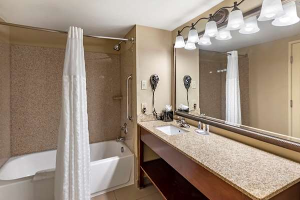 Suite - Comfort Inn & Suites Northwest Virginia Beach - I-64, Exit 282