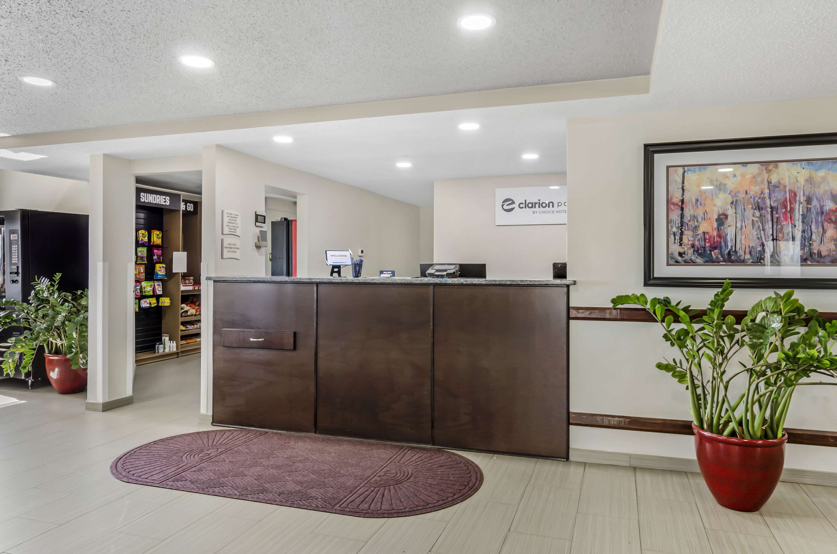 Front desk | Quality Inn & Suites Staunton