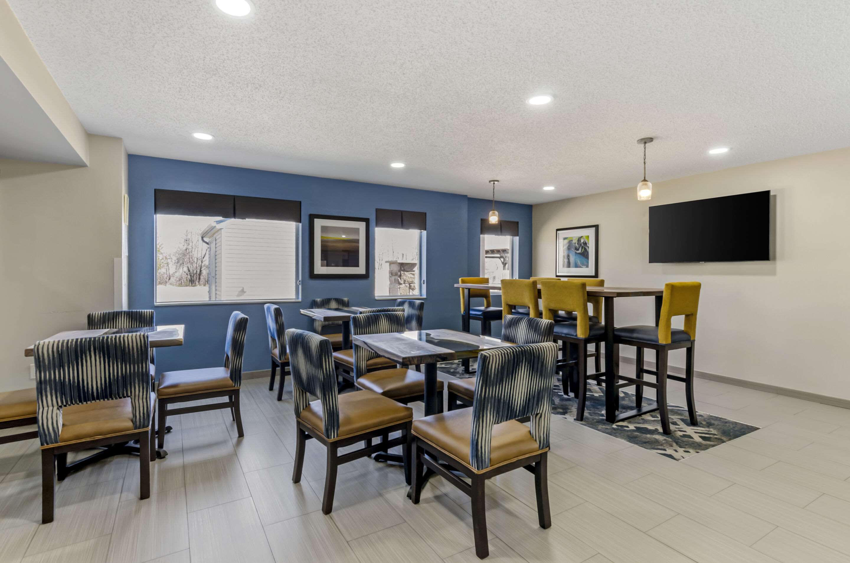 Spacious breakfast area | Quality Inn & Suites Staunton