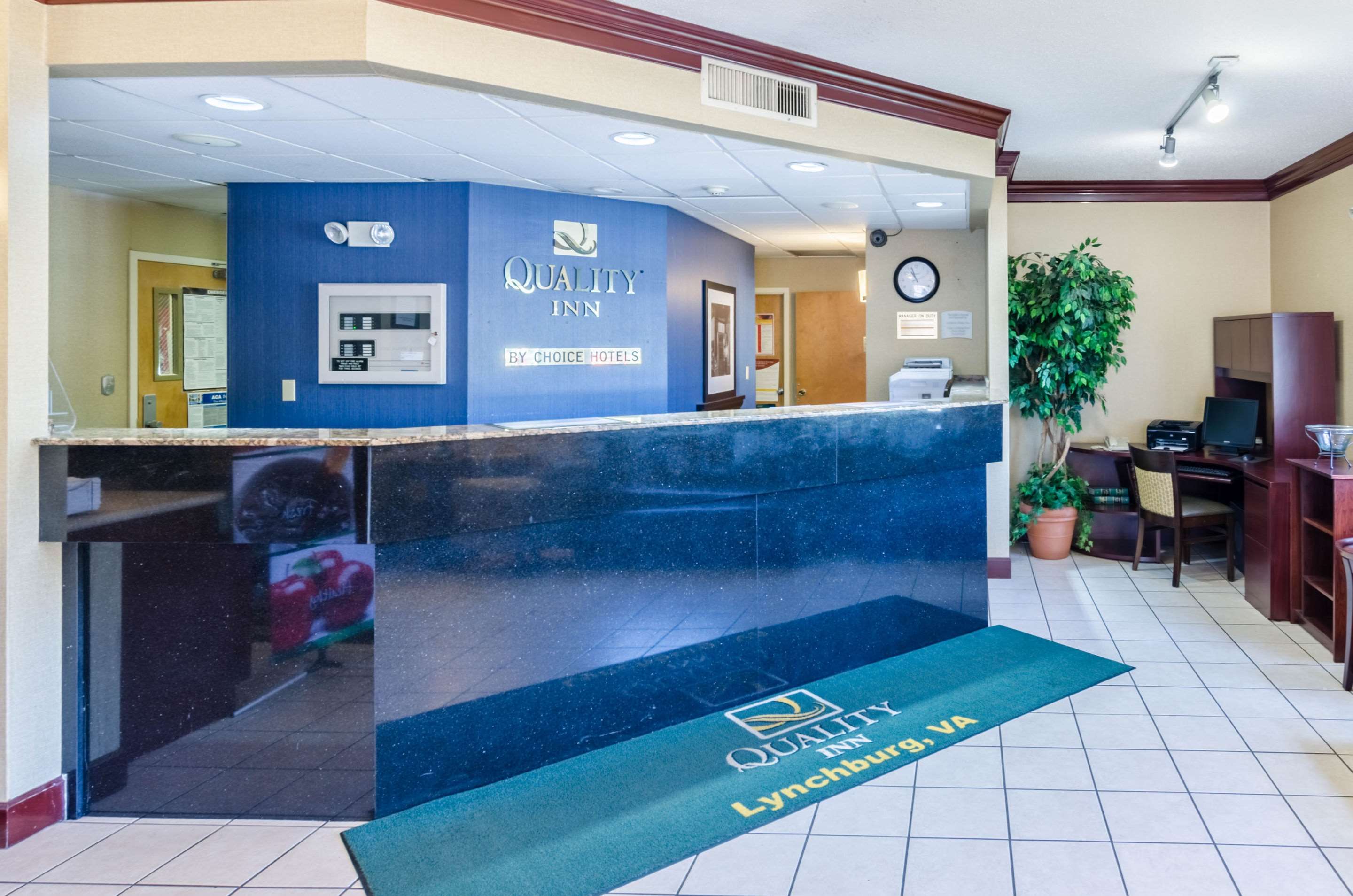 Front desk with friendly staff | Quality Inn Lynchburg near University