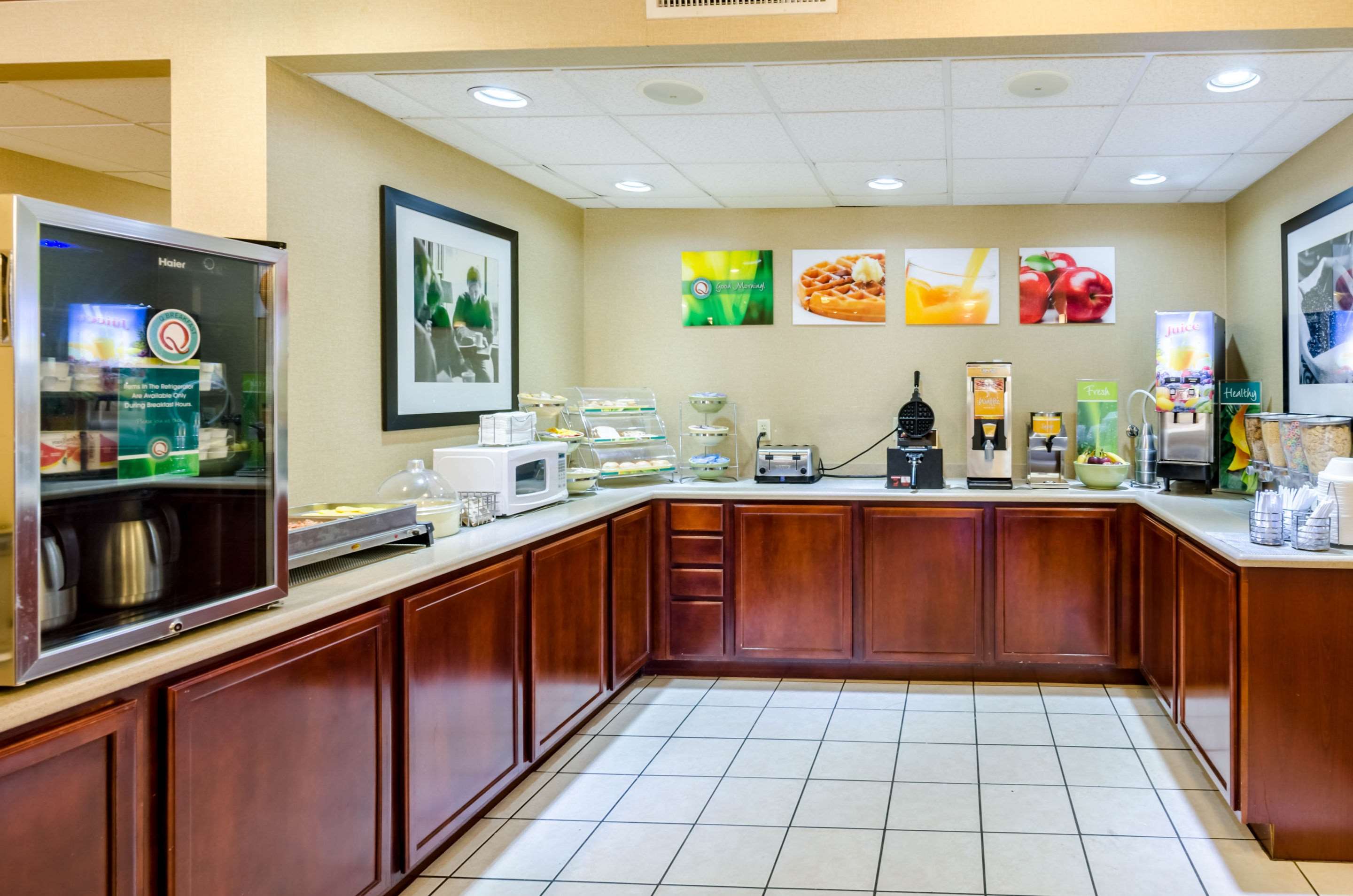 Free breakfast with waffles | Quality Inn Lynchburg near University