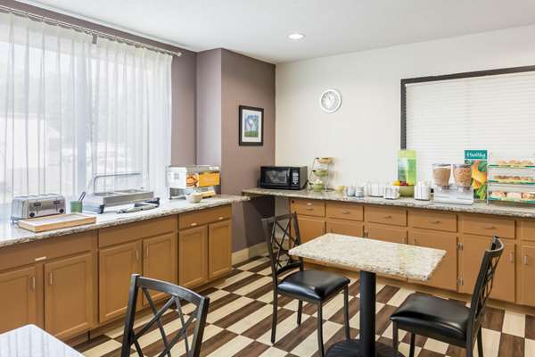 Amenities - Quality Inn Warsaw