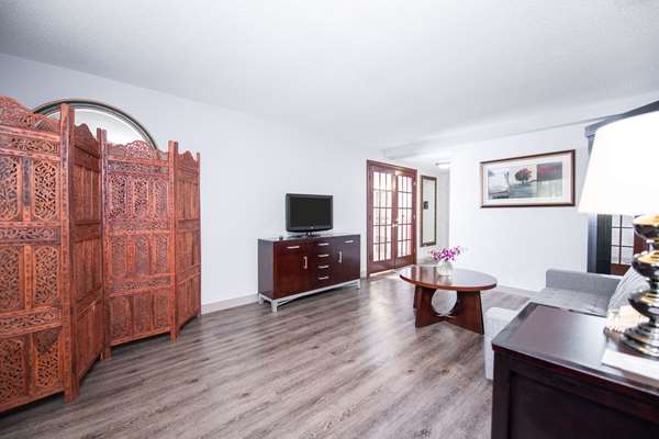  - Clarion Inn Leesburg