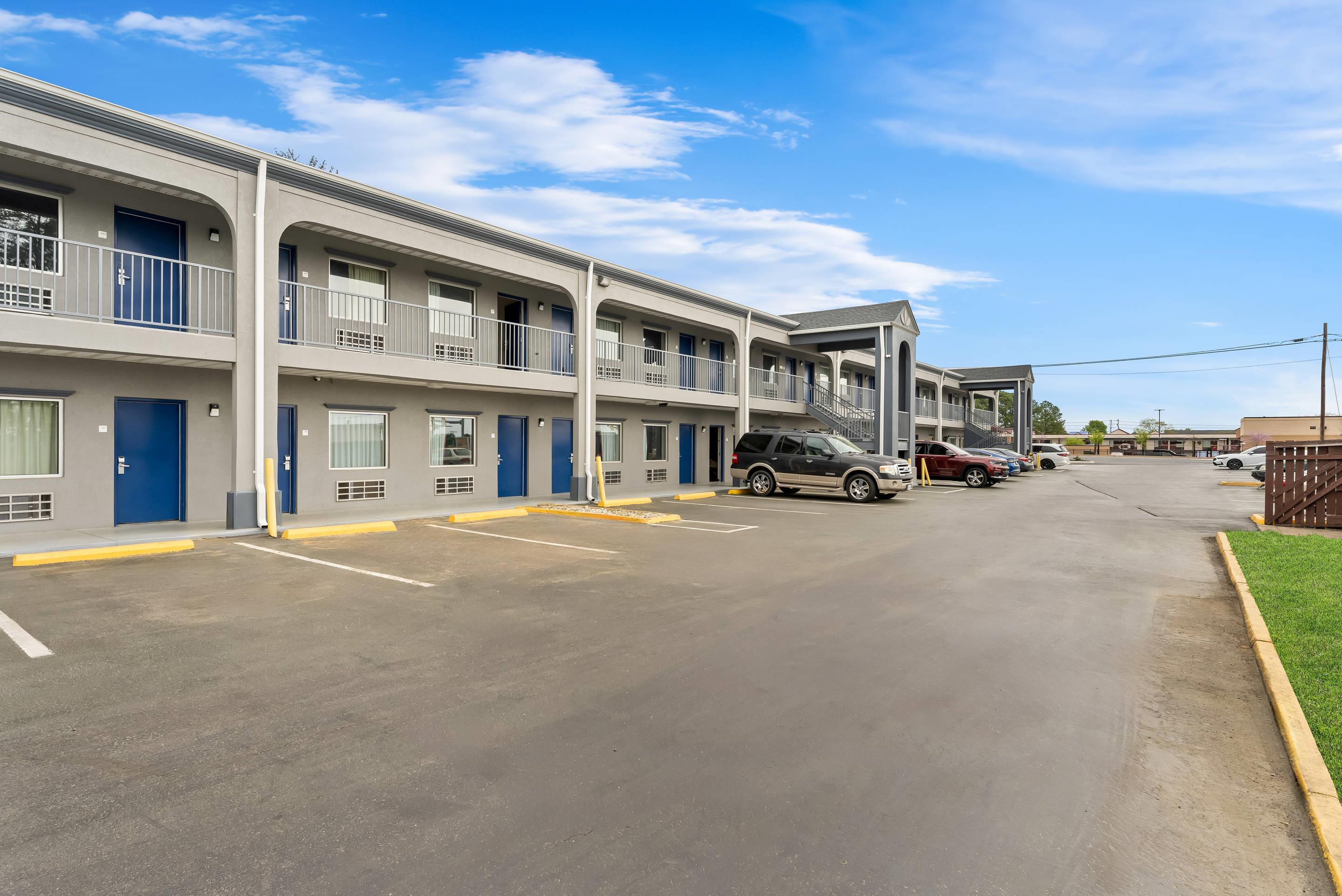 Hotel exterior | Econo Lodge Fredericksburg near I-95