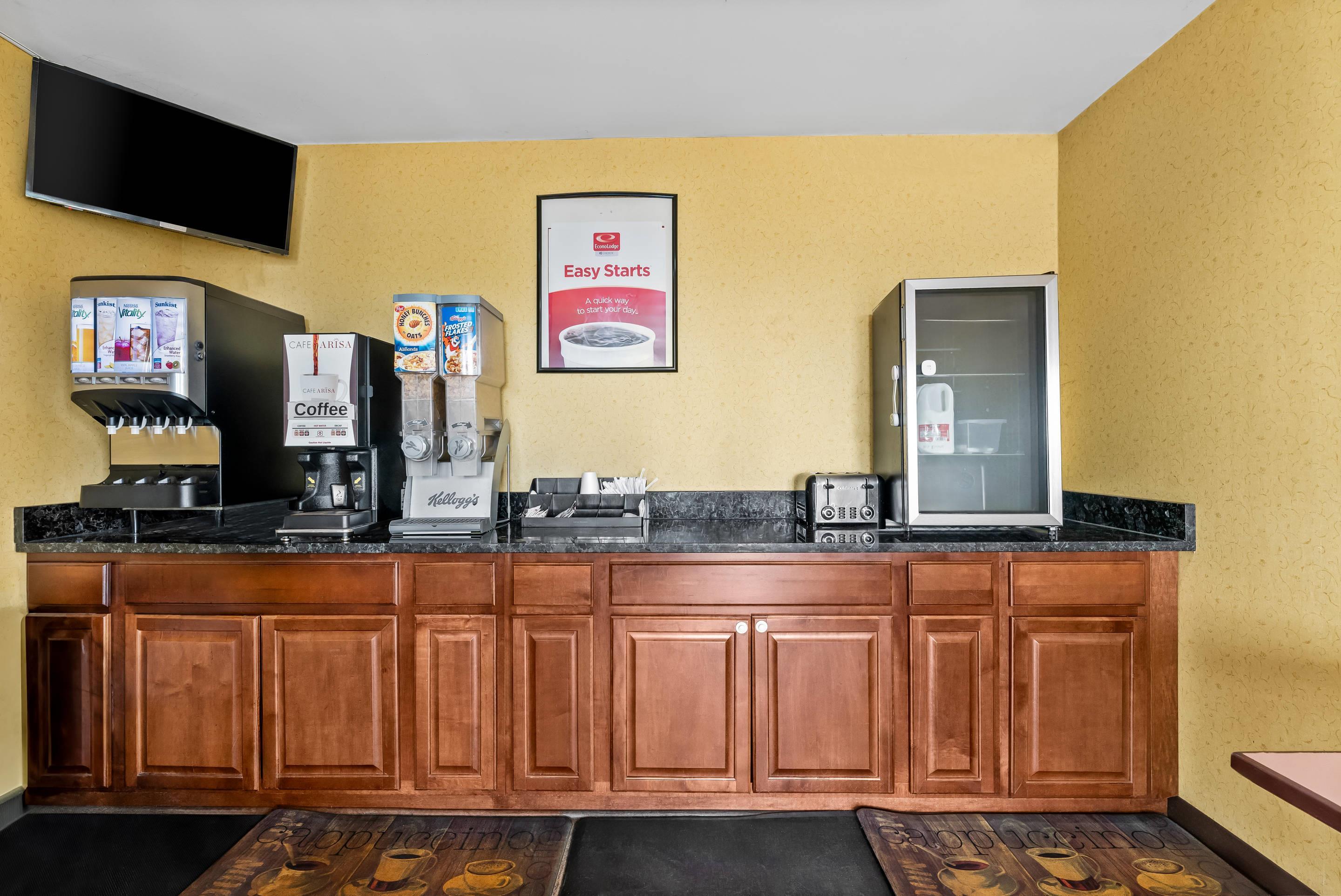 Hotel lobby | Econo Lodge Fredericksburg near I-95