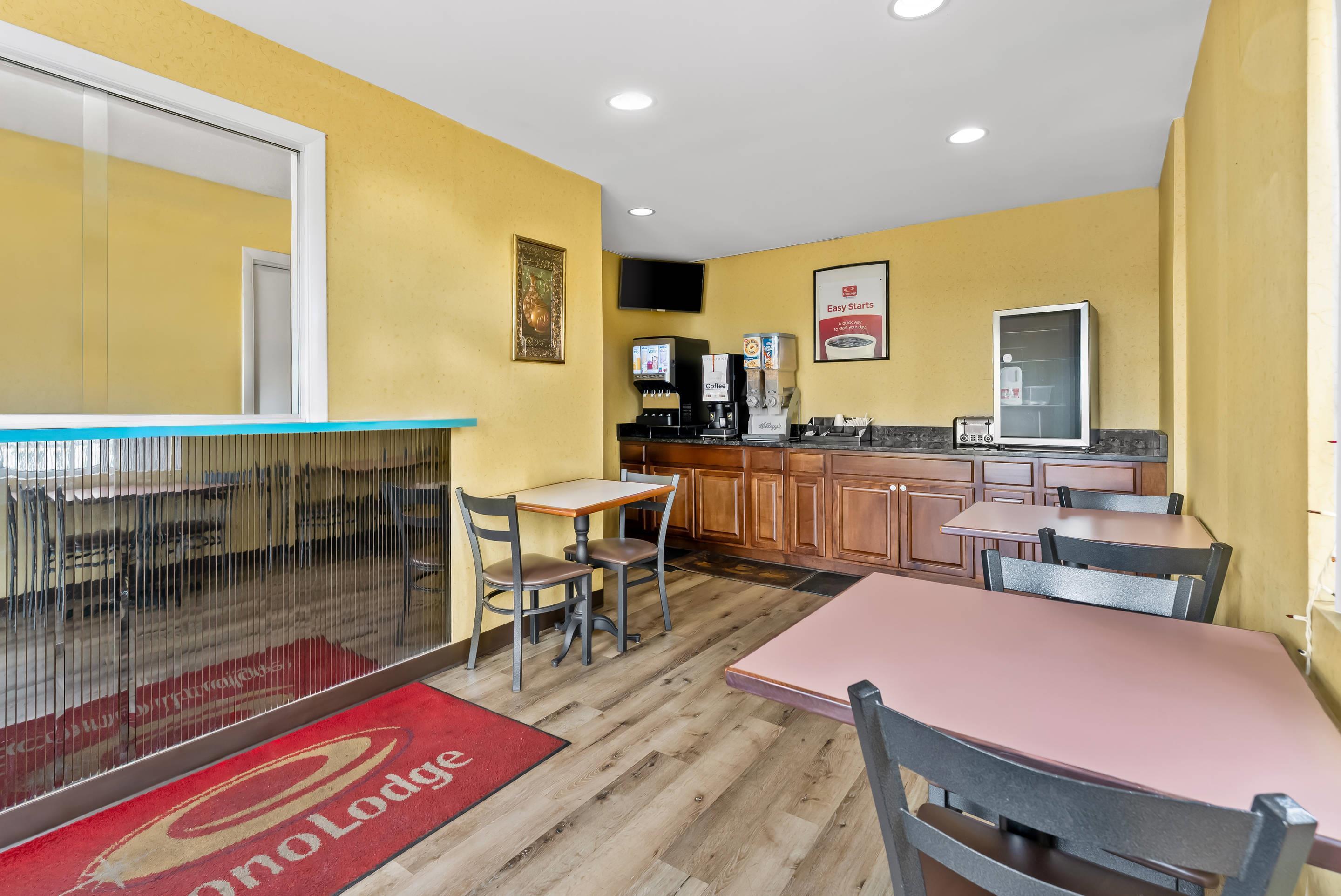 Hotel lobby | Econo Lodge Fredericksburg near I-95