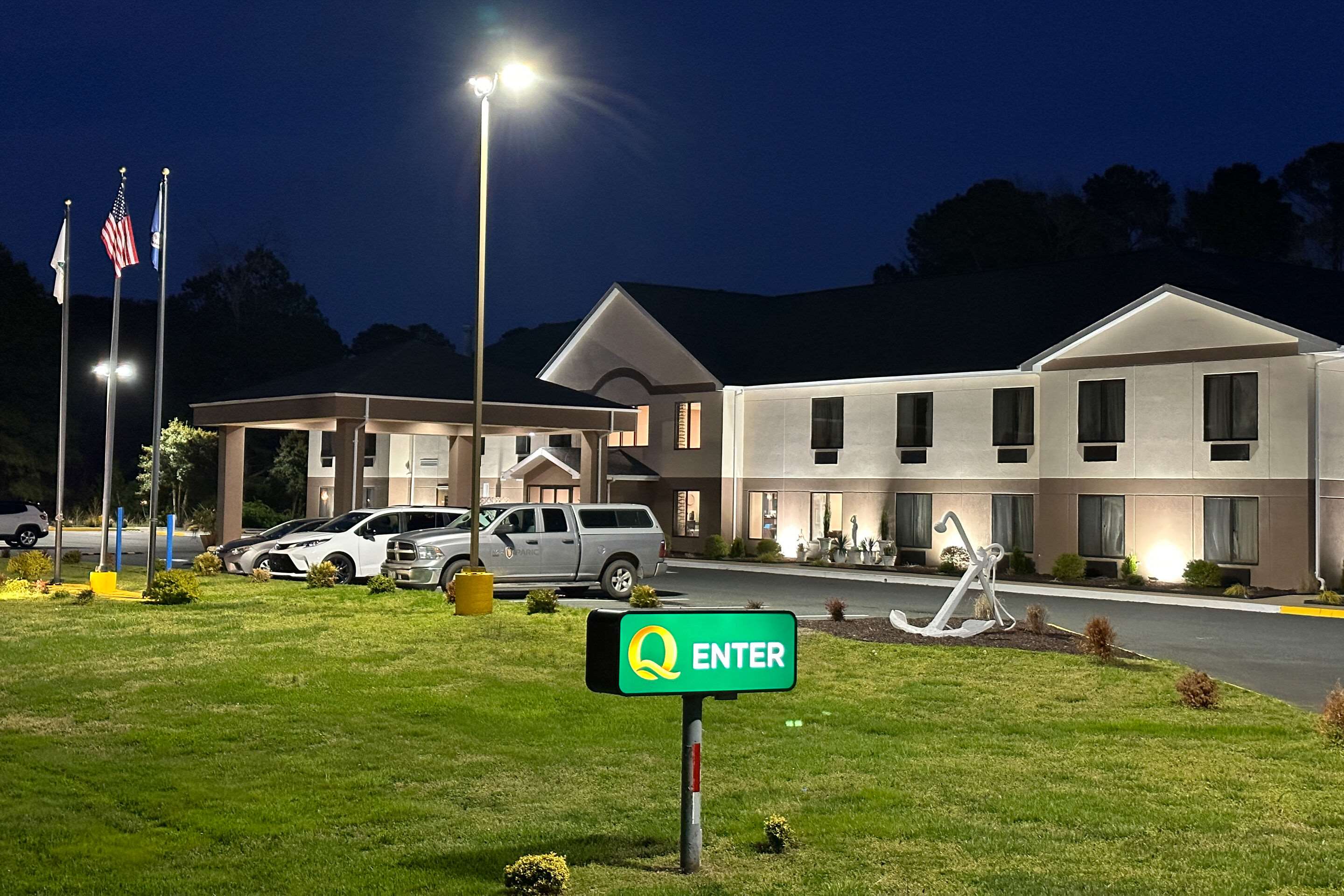 Hotel exterior | Quality Inn & Suites