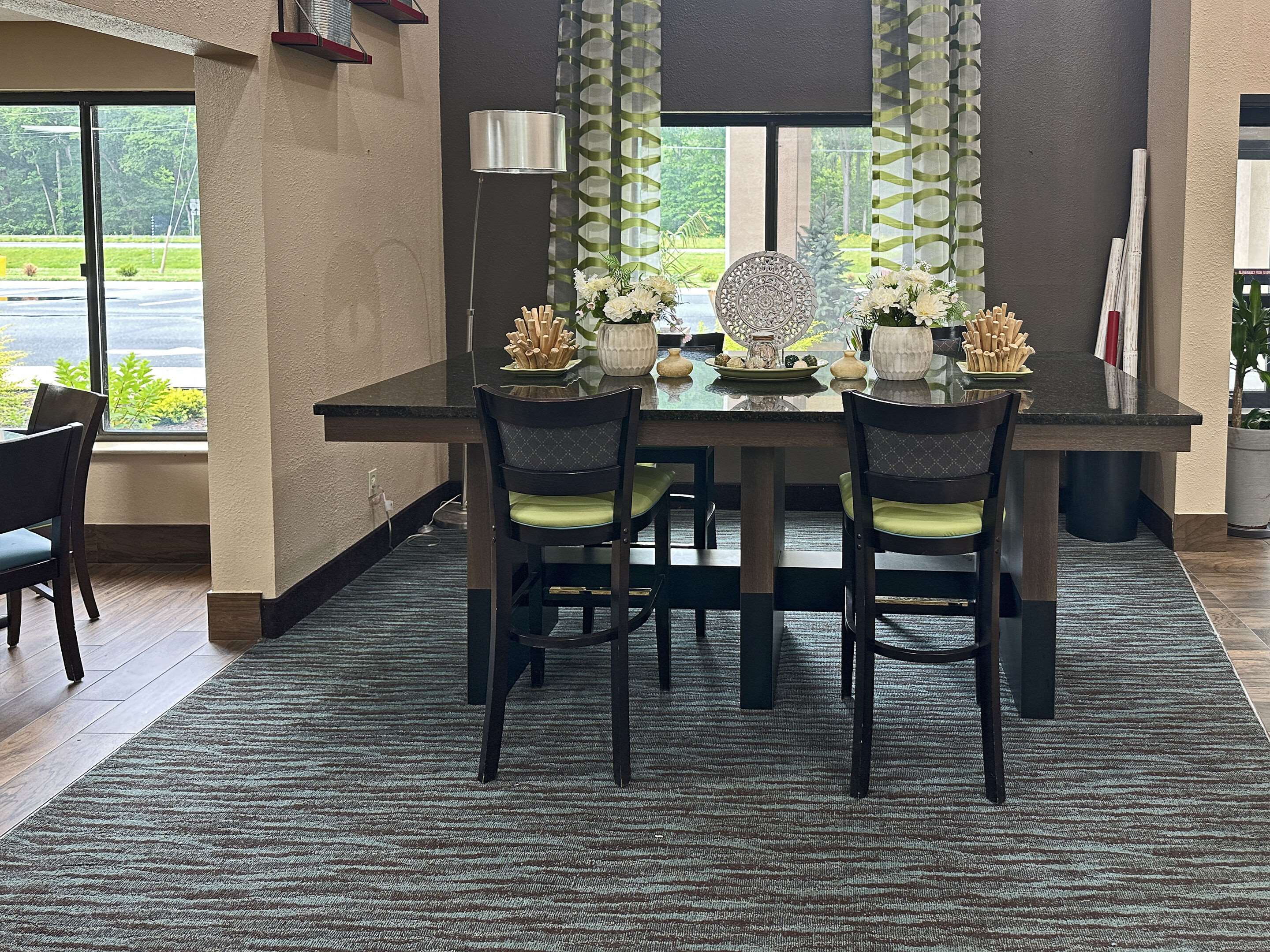Hotel lobby | Quality Inn & Suites
