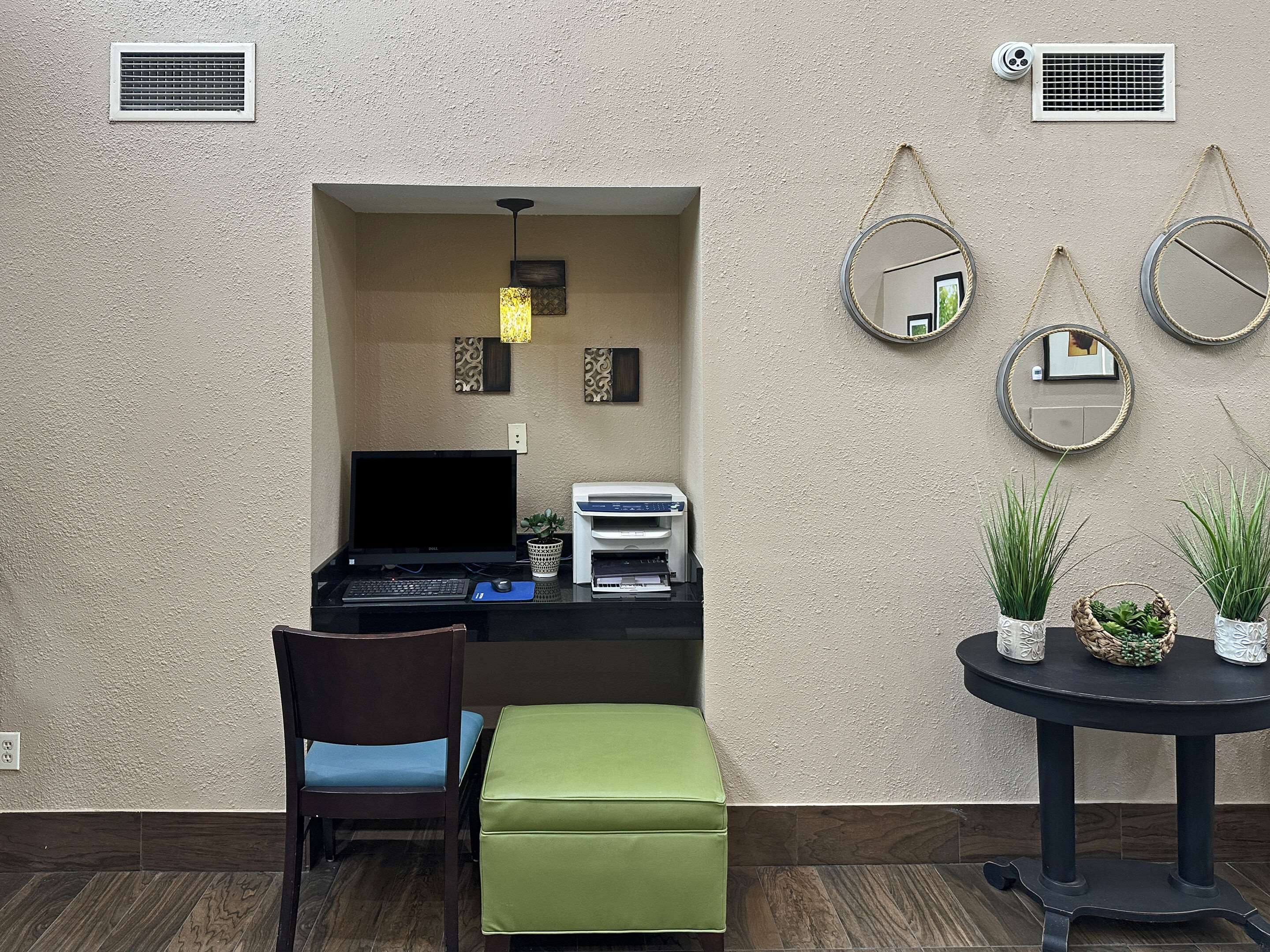 Business center | Quality Inn & Suites