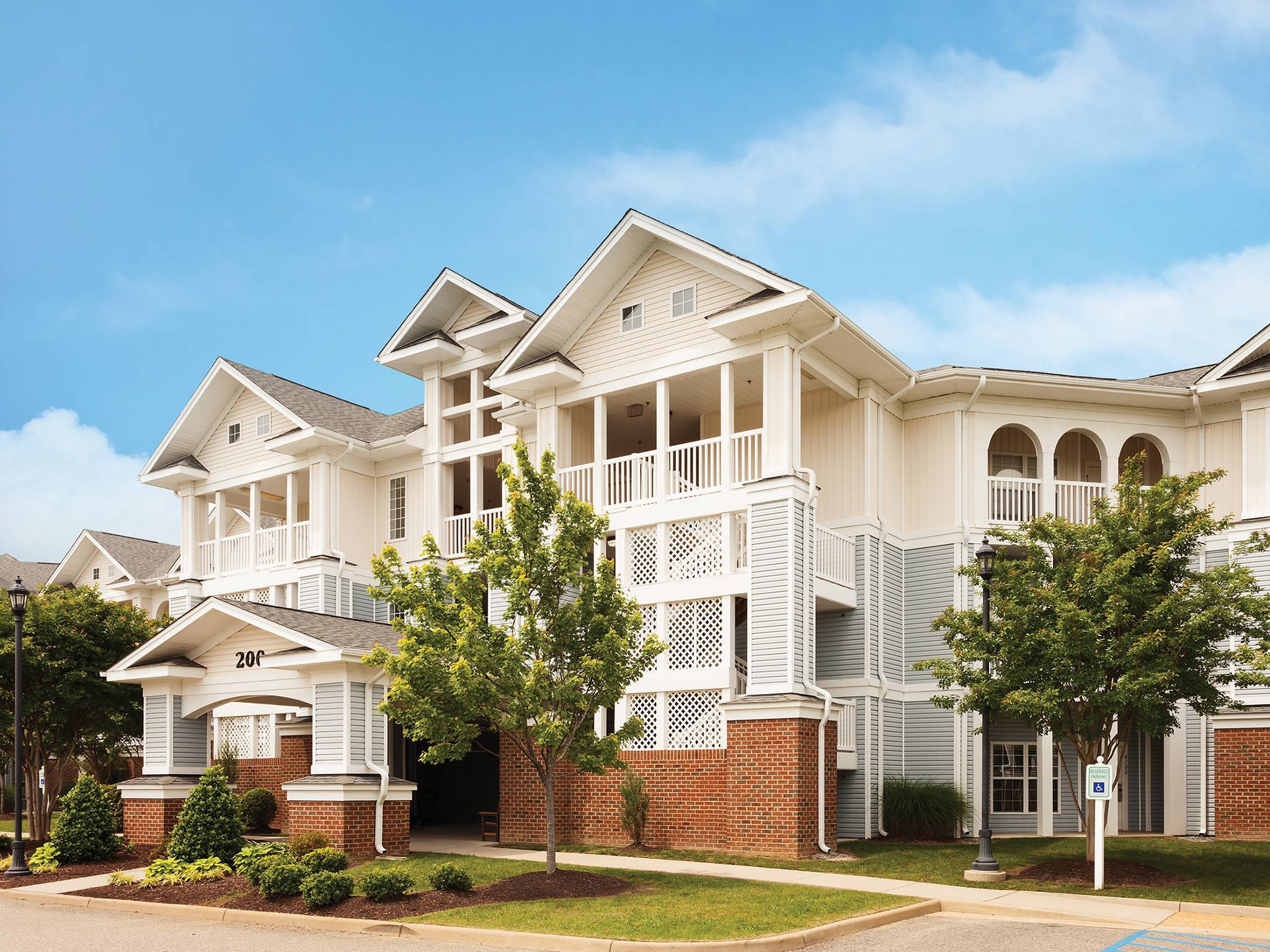 Front exterior building 4000 | Bluegreen Parkside Williamsburg Ascend Resort Collection