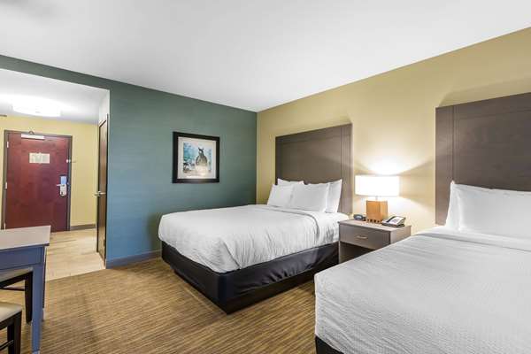  - Marina Bay Hotel & Suites Chincoteague Island
