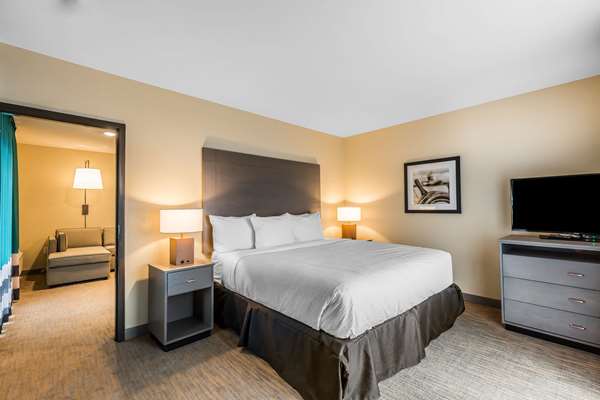 Suite - Marina Bay Hotel & Suites Chincoteague Island