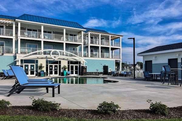 Pool - Marina Bay Hotel & Suites Chincoteague Island