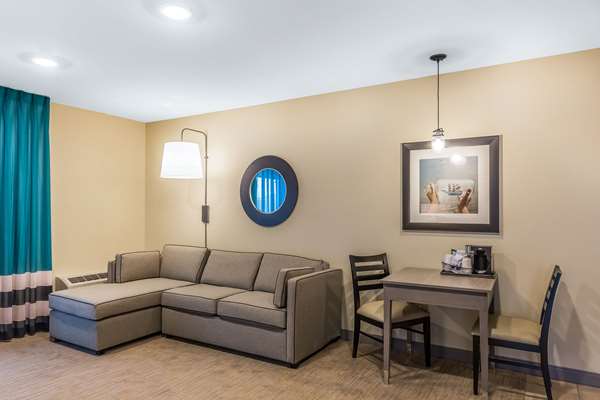 Suite - Marina Bay Hotel & Suites Chincoteague Island