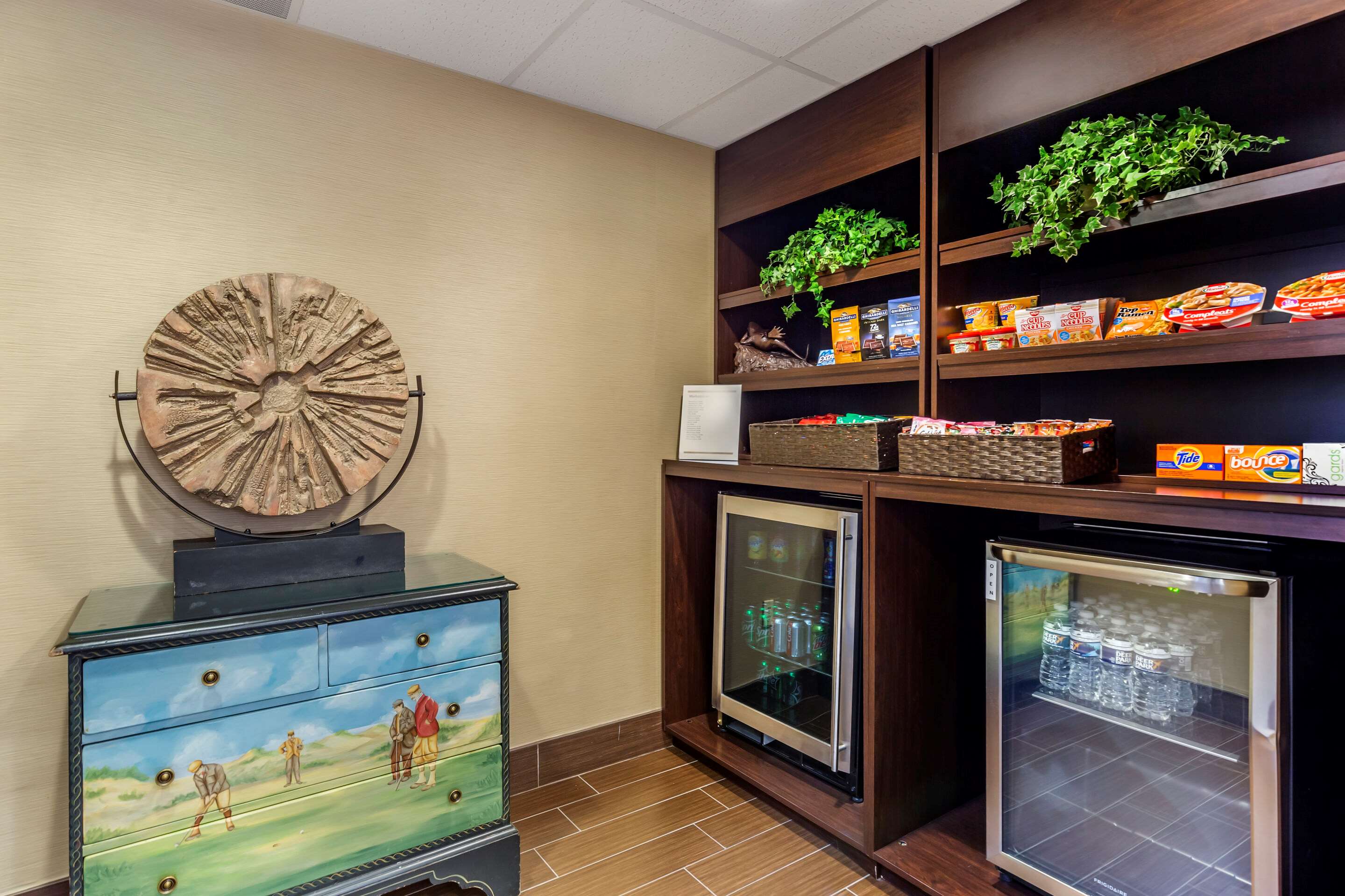 Hotel vending area | Comfort Inn Quantico