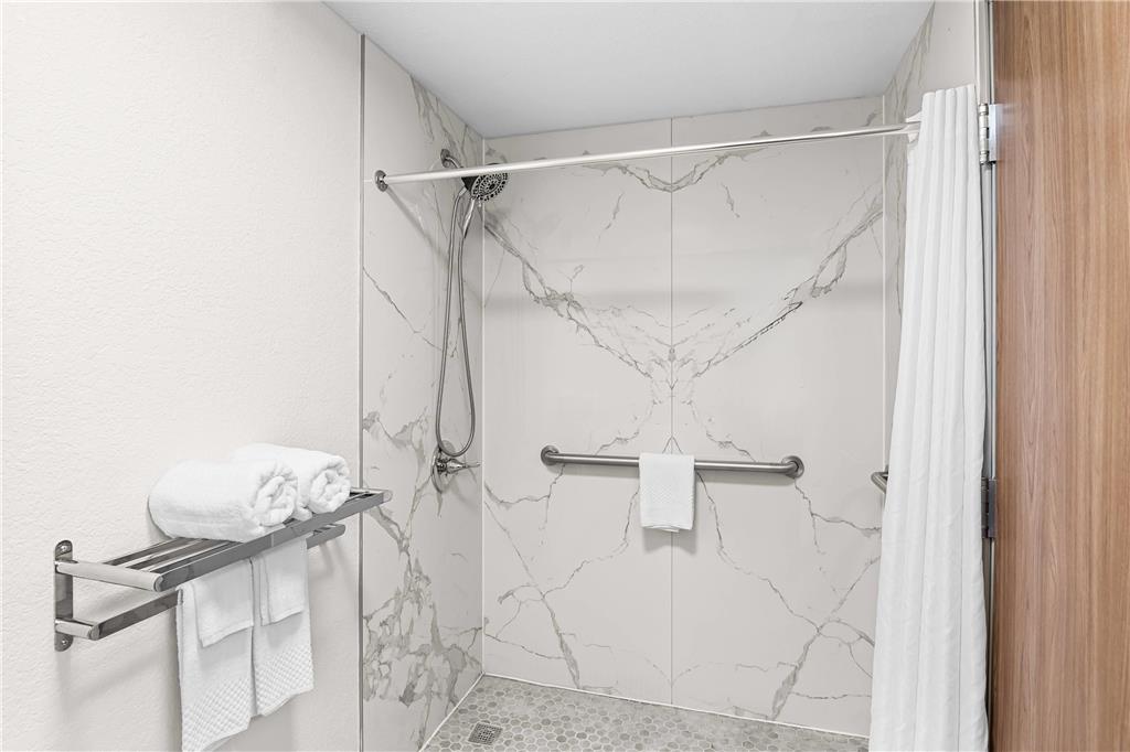 SUBURBAN EXTENDED STAY HOTEL CHESTE-guestroom-Guest Room,Bathroom,On-Site.jpg