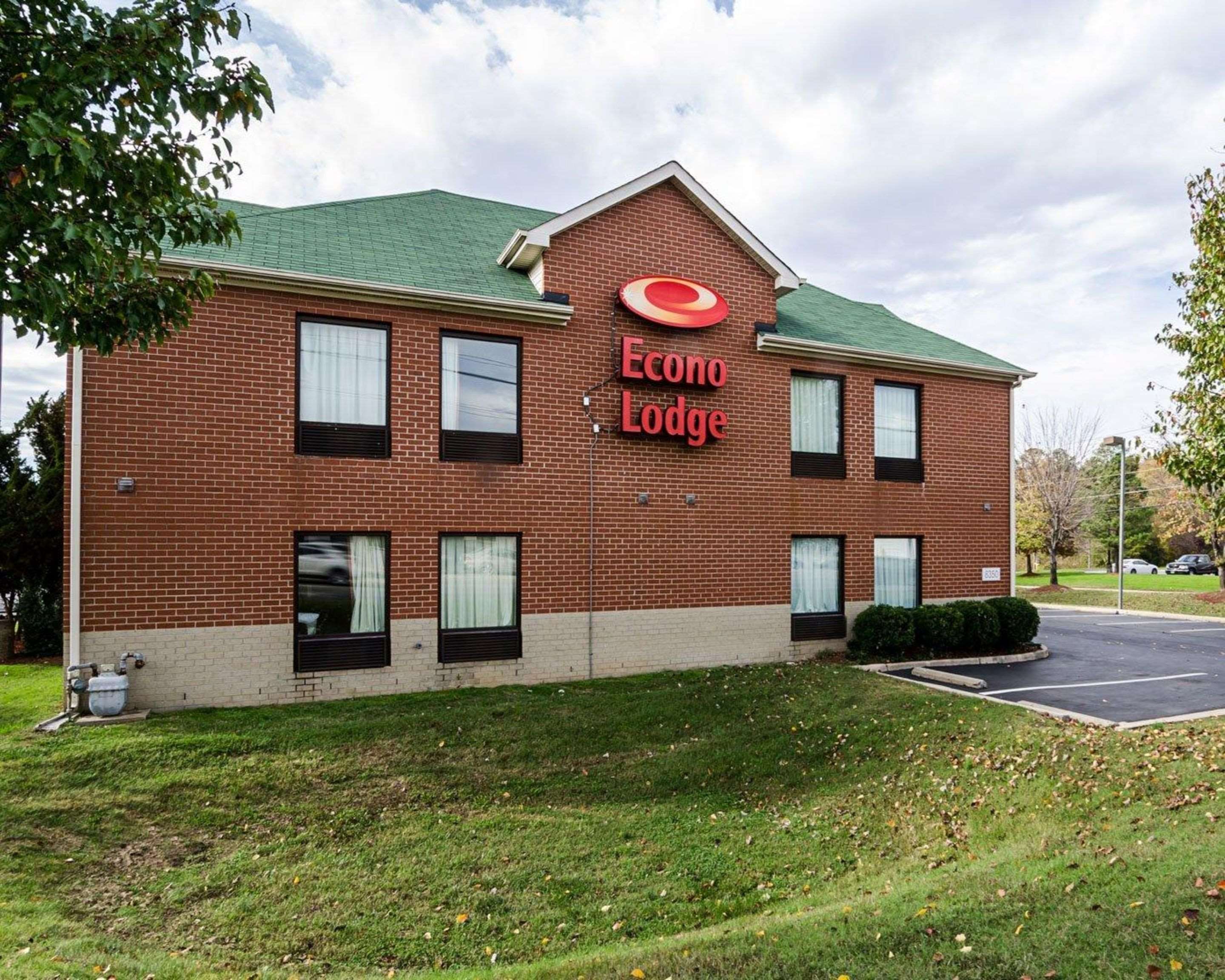 Hotel exterior | Econo Lodge Richmond
