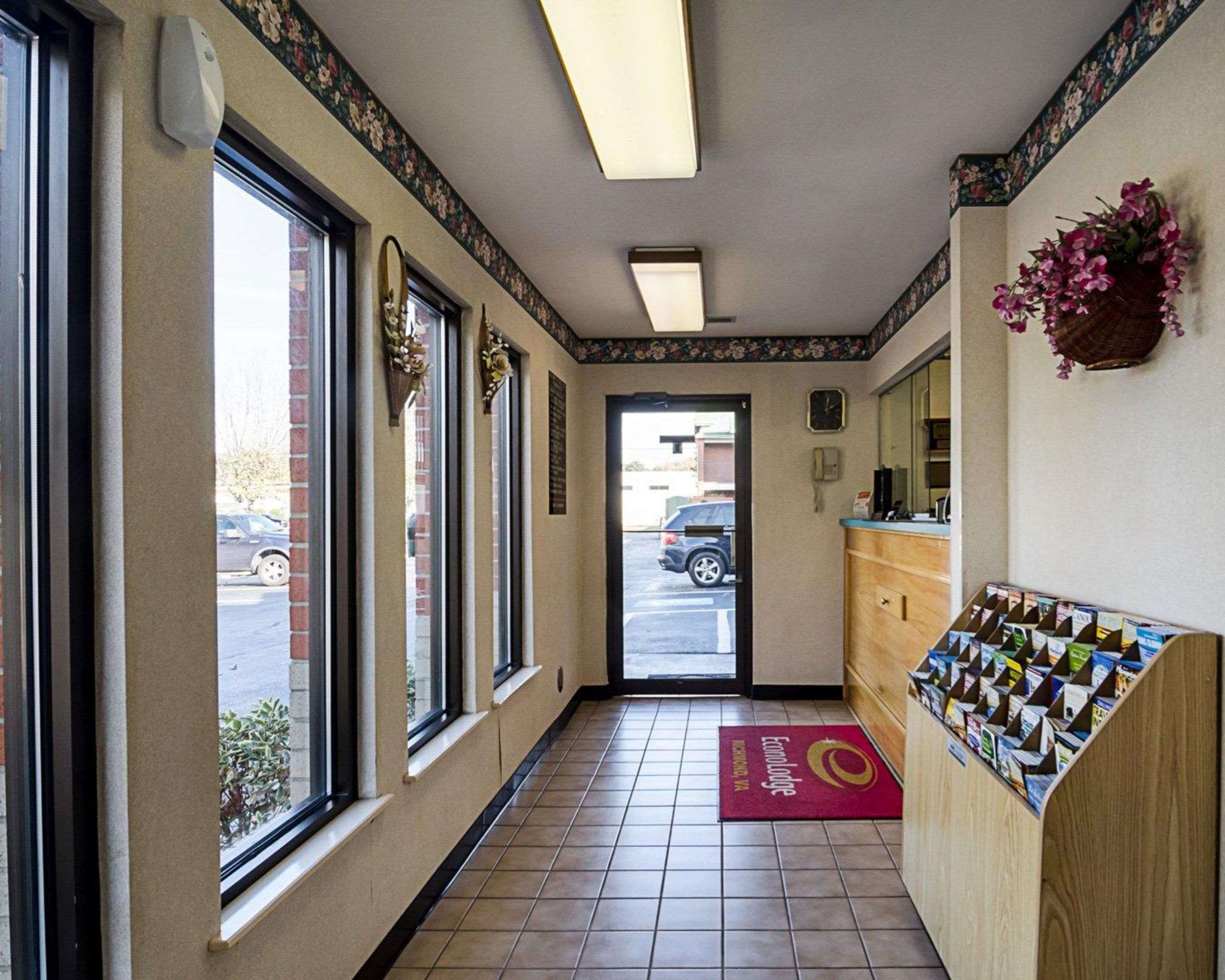 Lobby | Econo Lodge Richmond