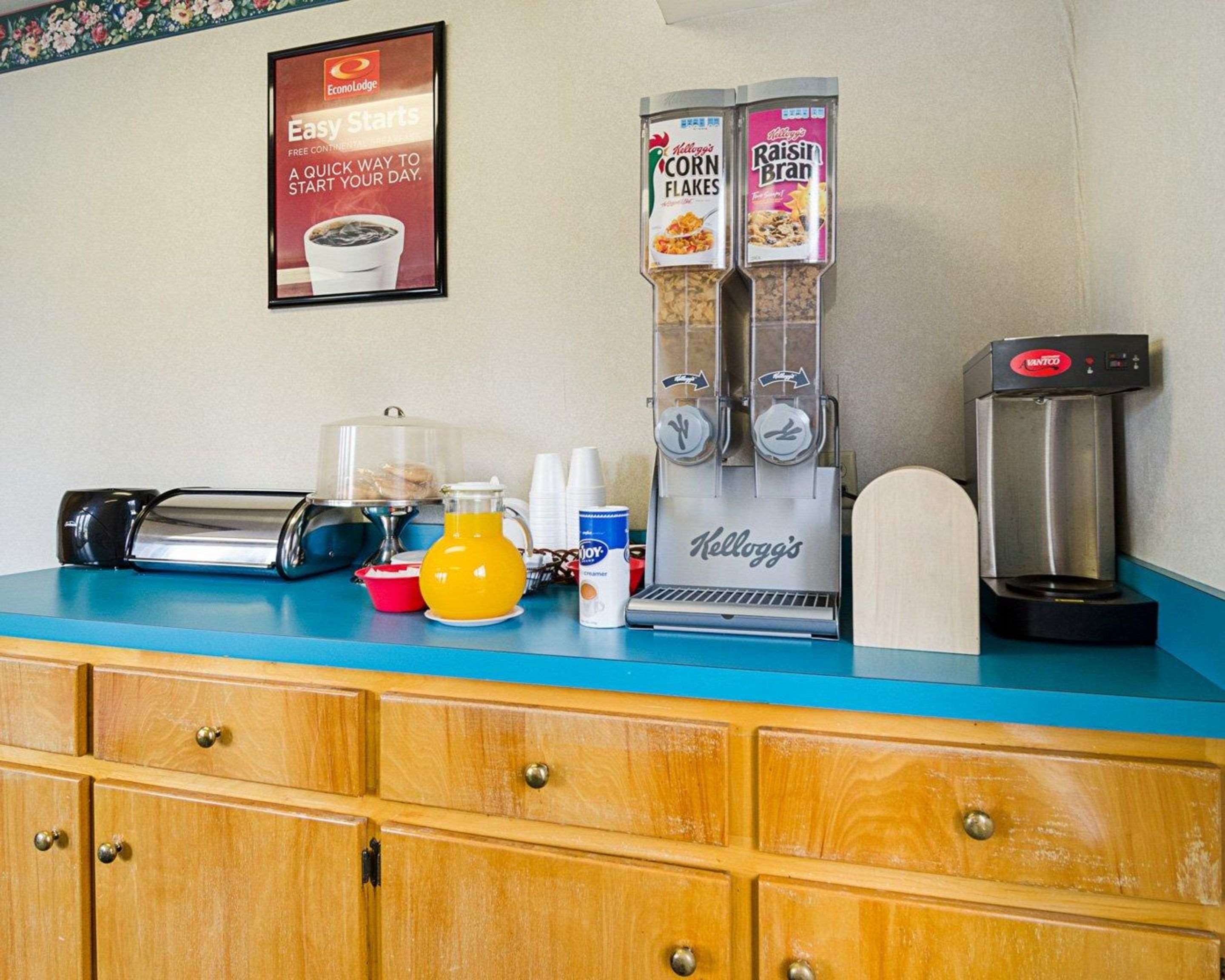 Free breakfast | Econo Lodge Richmond