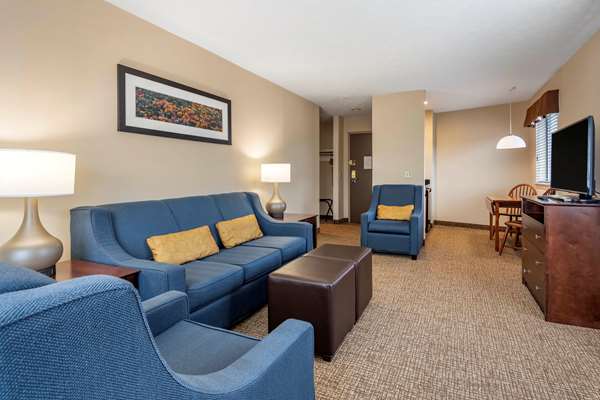Suite - Comfort Inn & Suites at Maplewood Montpelier