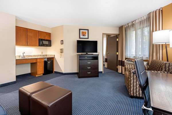 Suite - Comfort Inn & Suites at Maplewood Montpelier