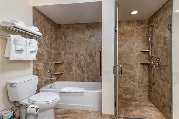 Suite - Comfort Inn & Suites at Maplewood Montpelier