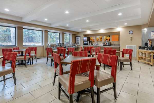 Amenities - Comfort Inn & Suites at Maplewood Montpelier