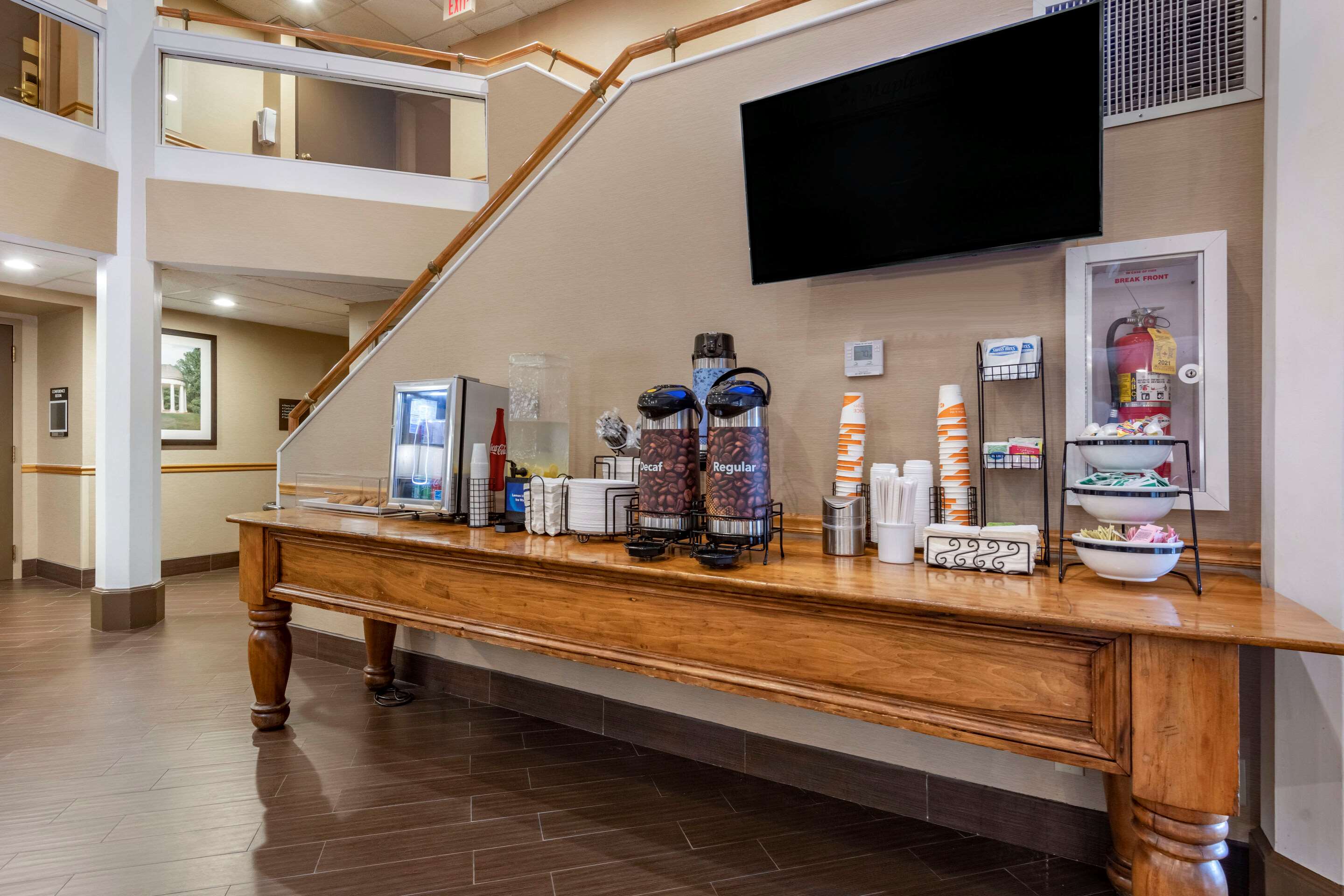 Enjoy coffee in the lobby